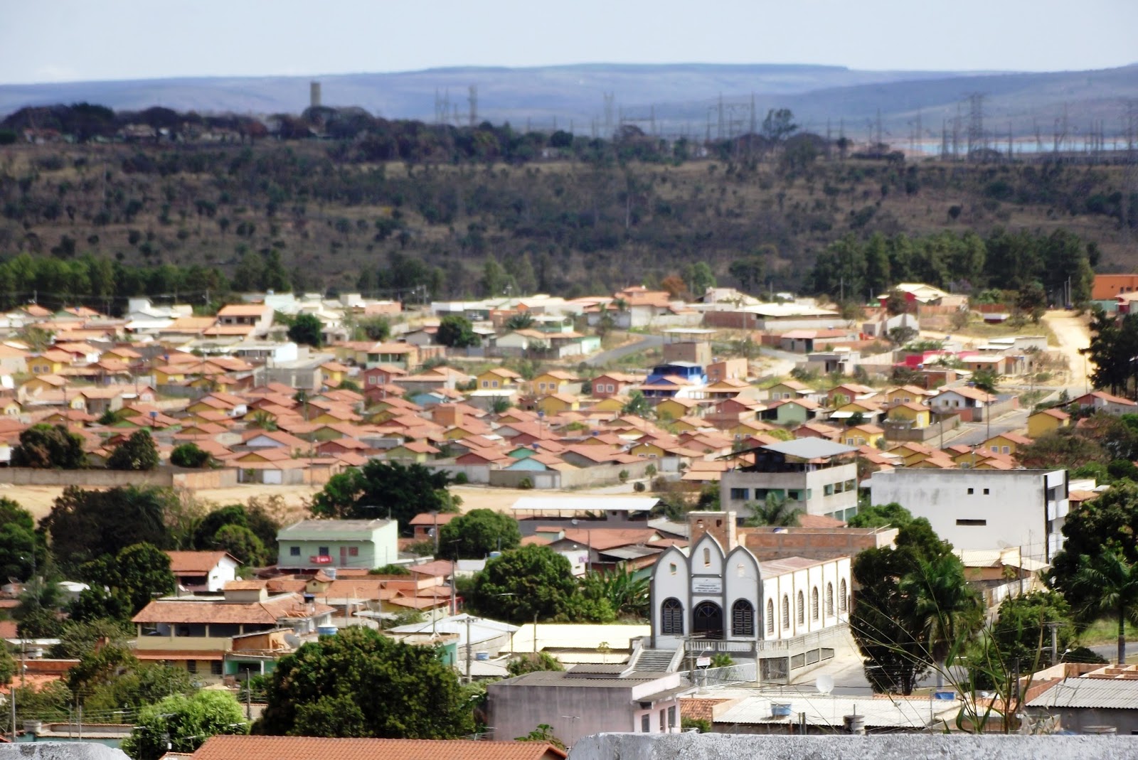 TRÊS MARIAS / NUM CANTINHO DE MINAS, O PARAÍSO