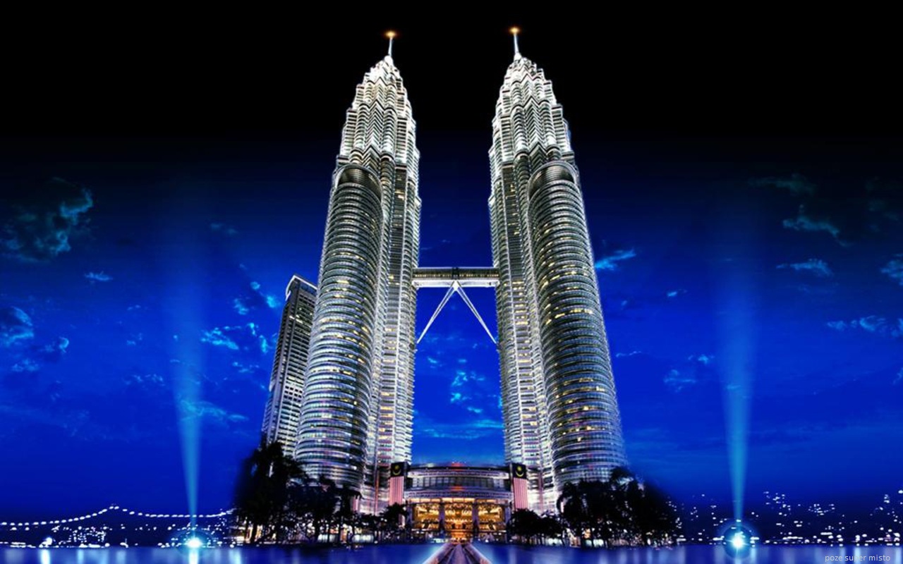 Poze Super Misto Turnurile Petronas Kuala Lumpur Malaezia