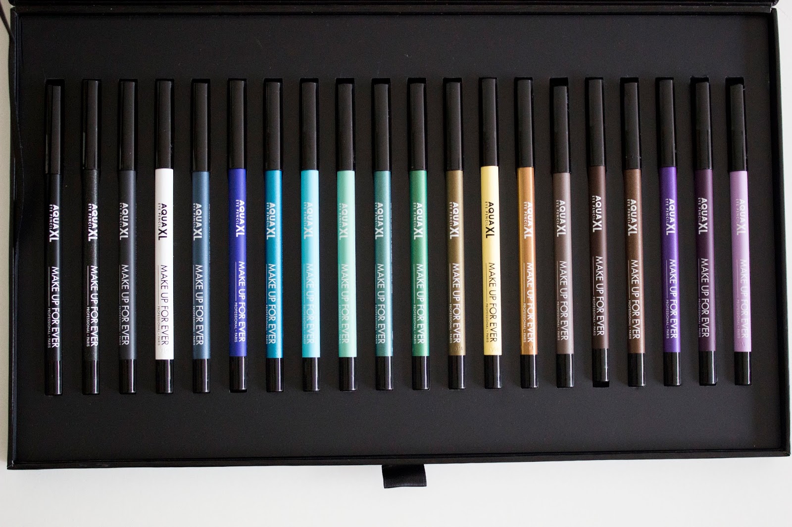 Les nouveaux crayons pour les yeux AQUA XL de Make Up For Ever ! La