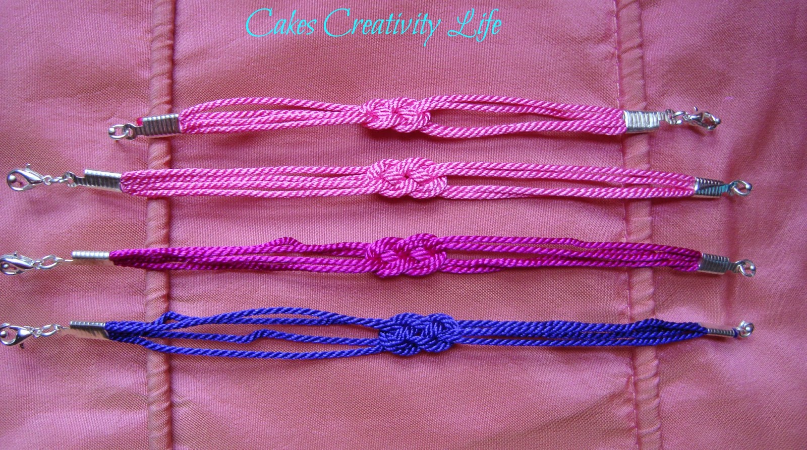 HUASAI Set Braccialetti Famiglia Con Nodo Cuore – 2-6 Pezzi, Regalo Amicizia Per Famiglia, Migliori Amici, Ragazzi E Ragazze, Calza Befana E Natale - 2
