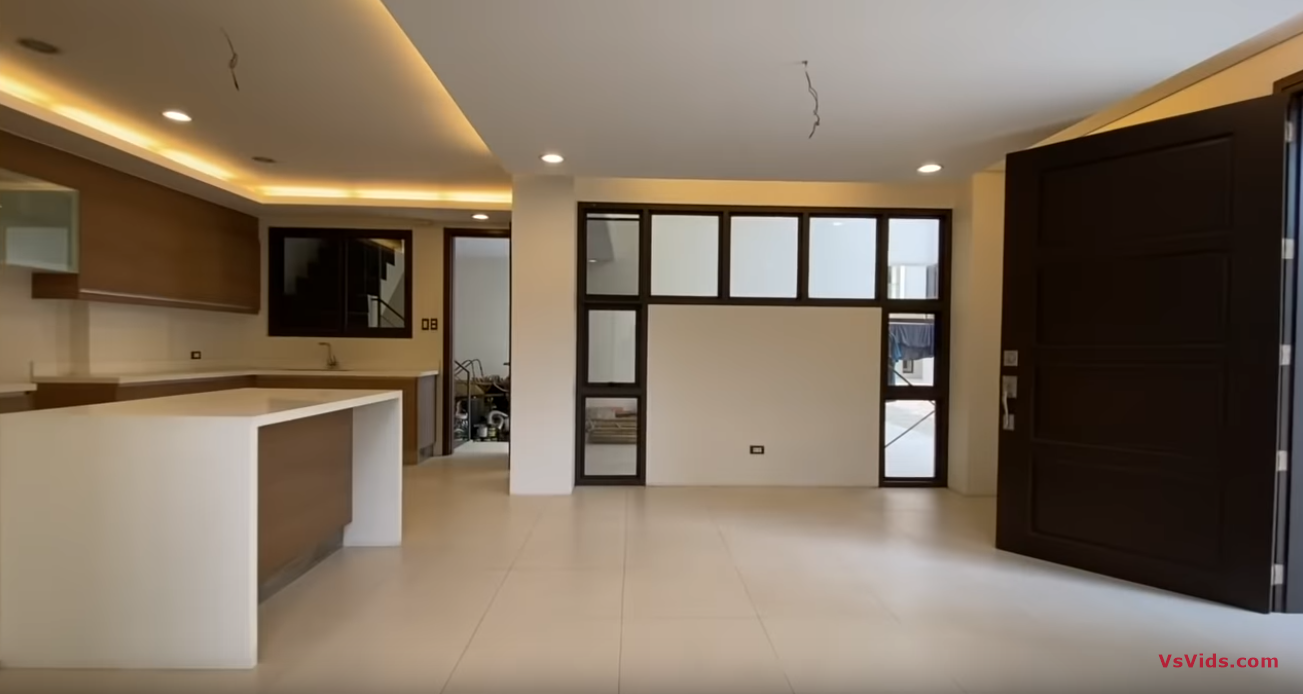 23 Photos vs. Unboxing 29 | Slick and Modern | Discerning Townhouse for Sale in Pasig Kapitolyo Area | Presello - Luxury Home Tour 23 Photos vs. Unboxing 29 | Slick and Modern | Discerning Townhouse for Sale in Pasig Kapitolyo Area | Presello - Luxury Home Tour
