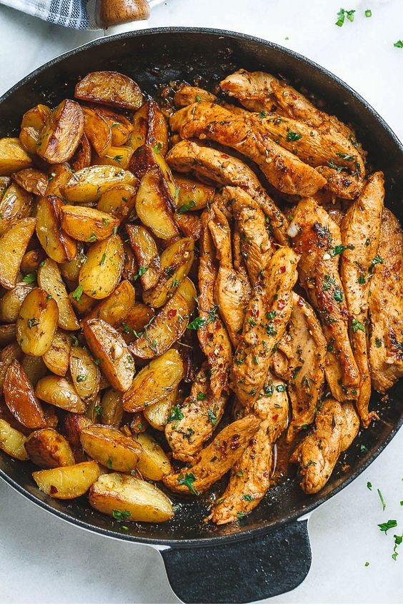 Garlic Butter Chicken And Potatoes Skillet