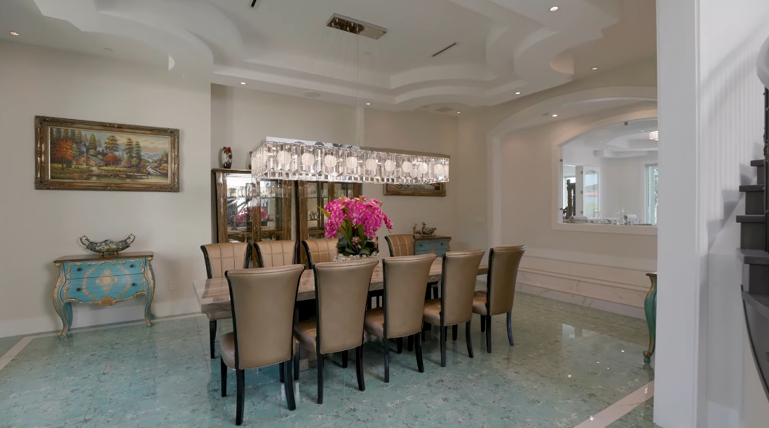 Tour 5358 Kensington Crescent, West Vancouver vs. 73 Interior Design Photos