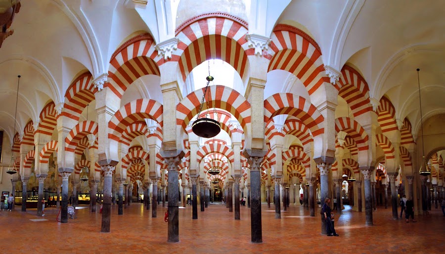 Interior de la Mezquita-Catedral de Córdoba