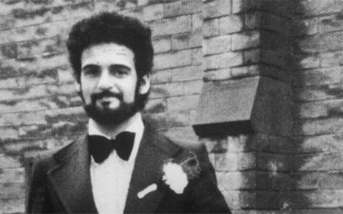 25 horrible serial killers of the 20th century 14. Peter Sutcliffe, Peter Sutcliffe, the Yorkshire Ripper, was a hen-pecked husband who had difficulty in getting or maintaining an erection. He only had sex with one of his thirteen female victims, and on the night he was caught – January 2nd 1981 – he was again having difficulties with a prostitute called Ava Reivers, who would have become his fourteenth. Impotence, in fact, may have driven him to murder in the first place