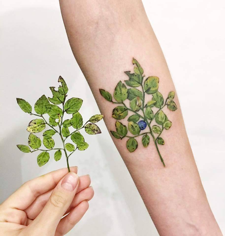 Najpiękniejsze realistyczne tatuaże florystyczne