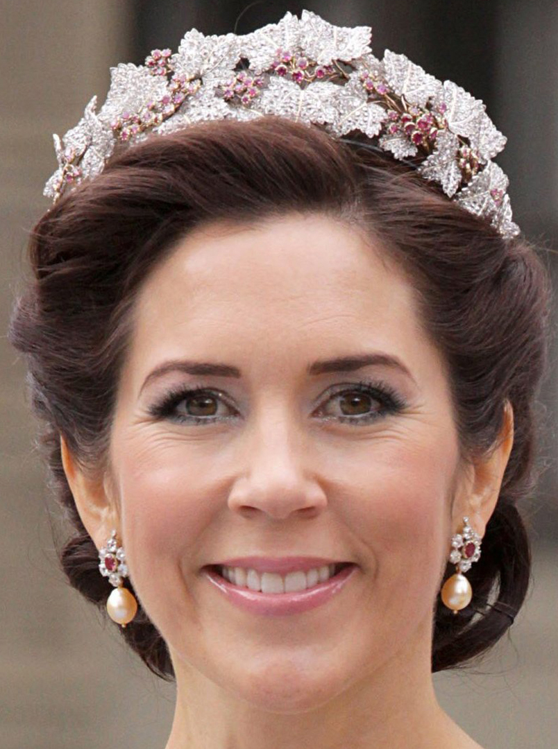 2 short crown princess clips 7