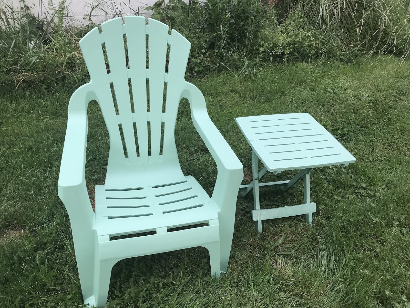 Home Living: Lawn Chairs for The Manse