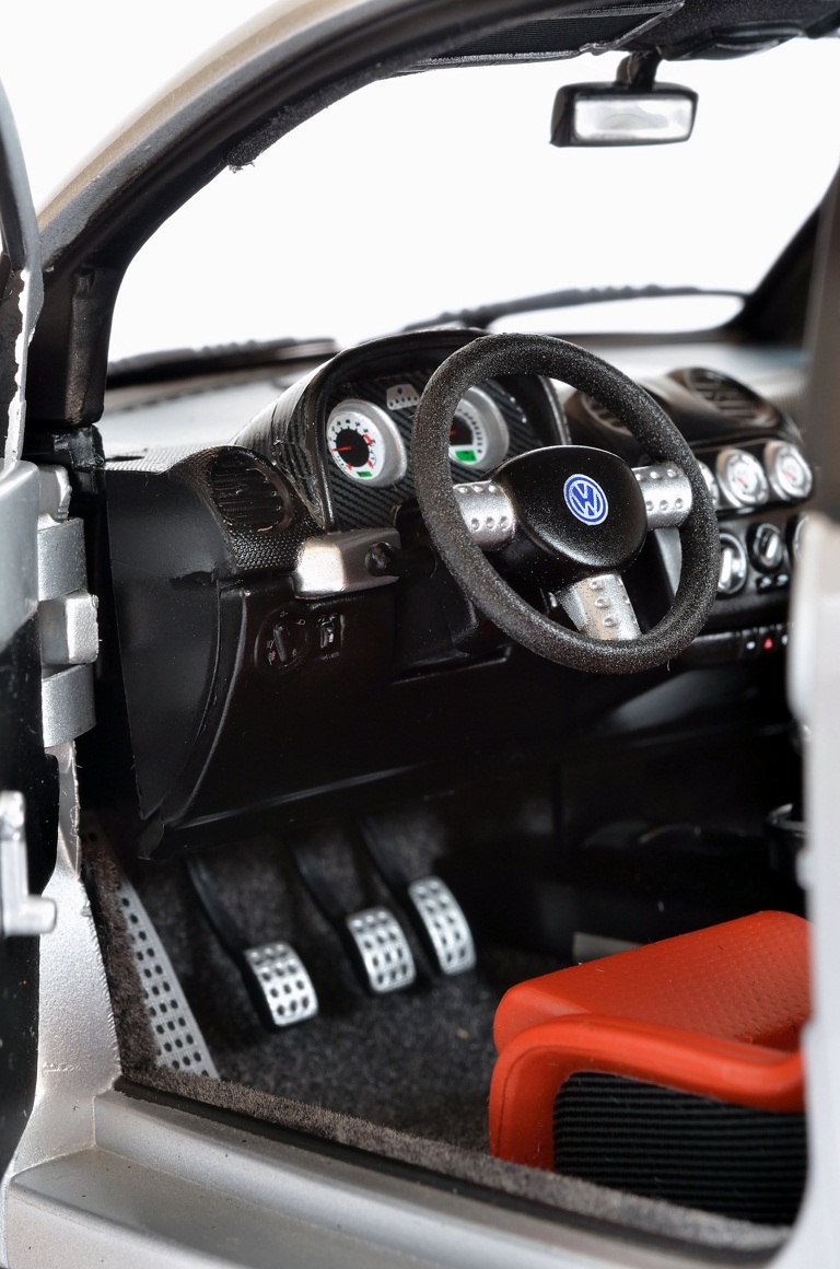 El garaje de Ricardo a escala 1:18