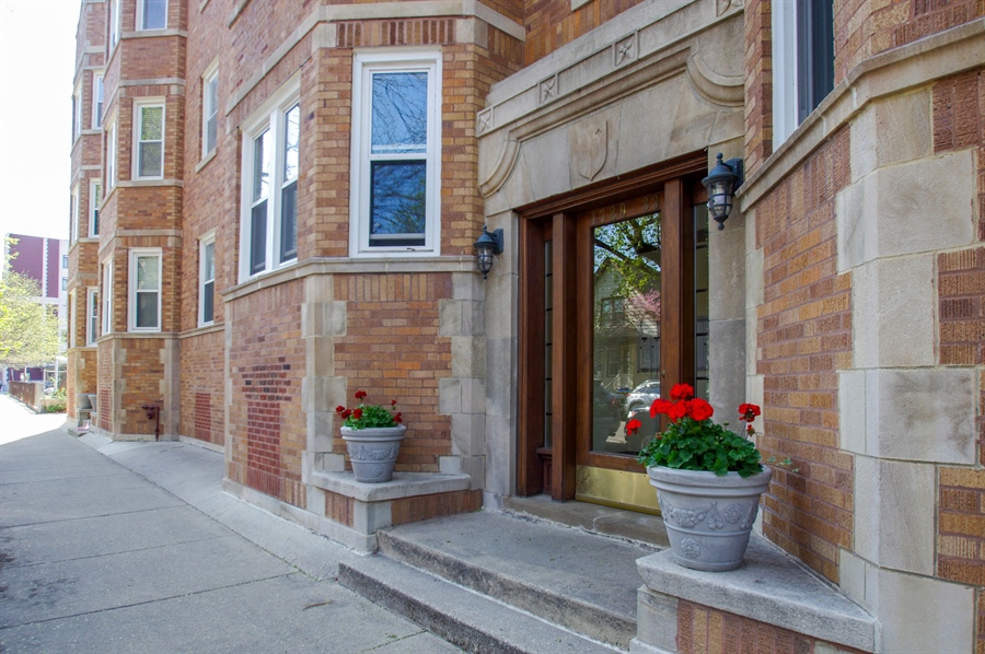 The Chicago Real Estate Local NEW FOR SALE Andersonville one bedroom