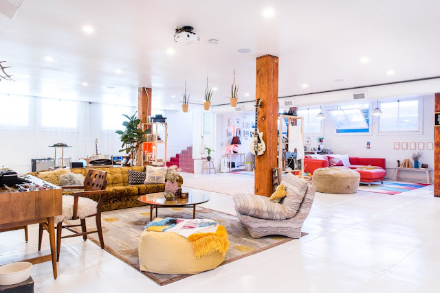 A boho home like no Sunday School I know - panorama bohohome.com @bohosusan