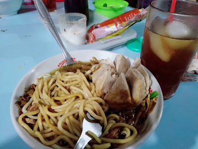 Menikmati Jajanan Kuliner di Kota Bantul, Yogyakarta Menikmati Jajanan Kuliner di Kota Bantul, Yogyakarta