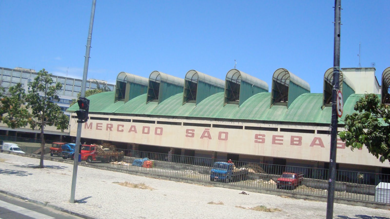 Júlio Saraiva Leão HISTÓRIA DO MERCADO