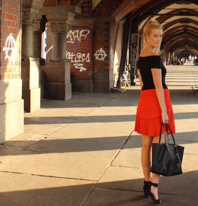 TheBlondeLion How to style Sommer Outfit Rock Berlin Oberbaumbrücke