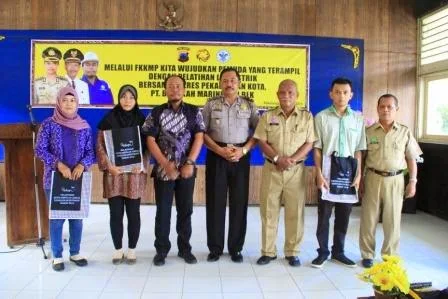 Belasan Pemuda Putus Sekolah  Dan Pengangguran Hari Ini Ikuti Pelatihan Las Listrik