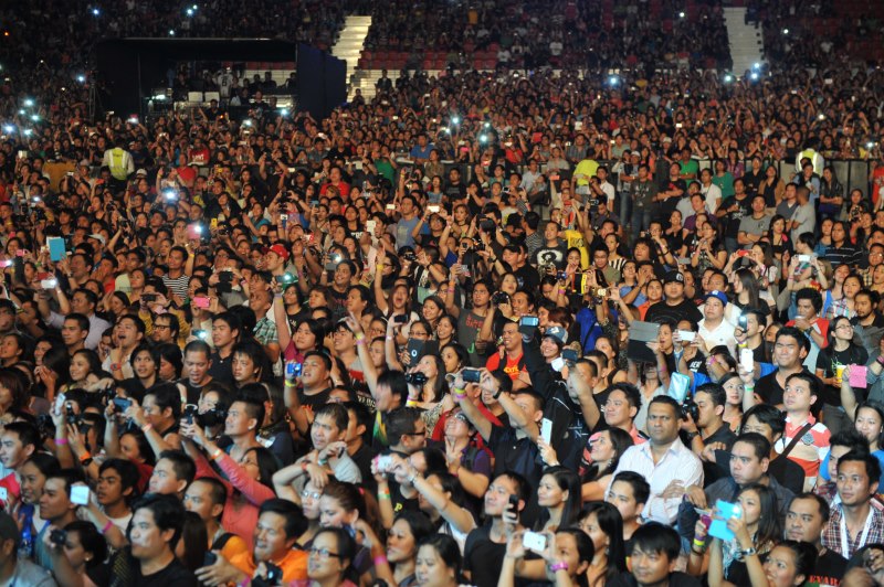 Bandaid Blues Minsan The Eraserheads Reunion Concert in Dubai