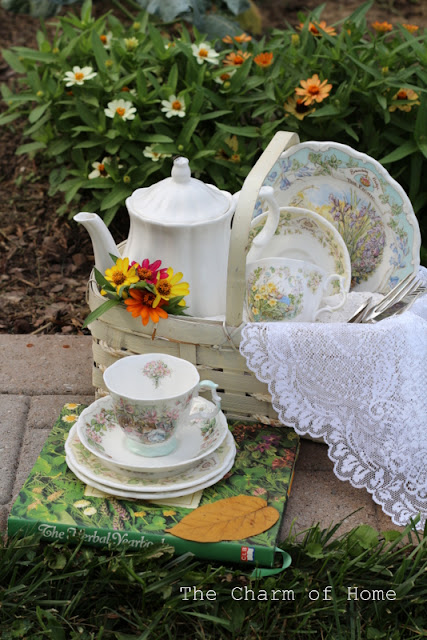 Garden Picnic Tea: The Charm of Home
