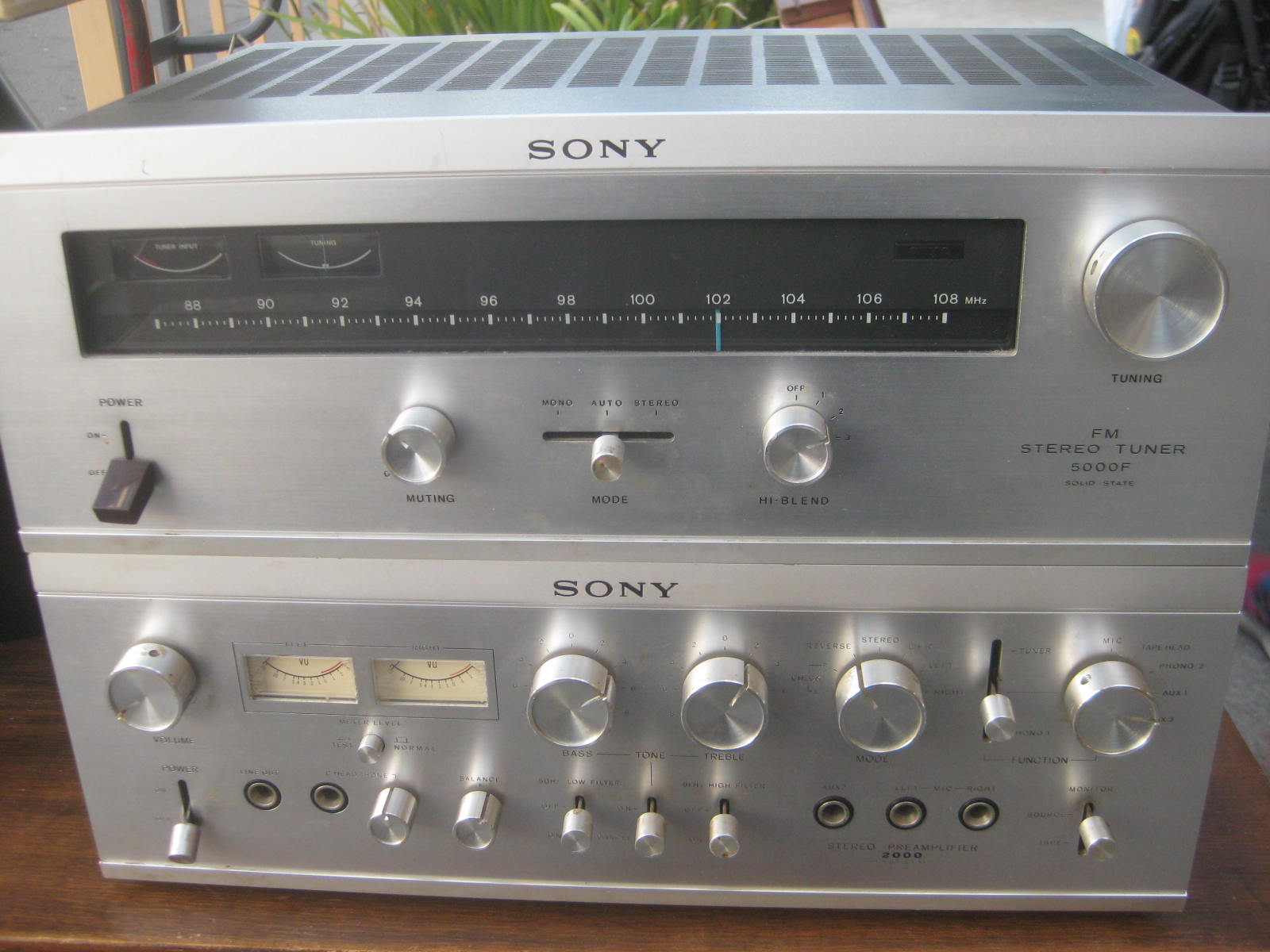 UHURU FURNITURE & COLLECTIBLES SOLD Early '70s Sony 3 Channel Stereo System 225