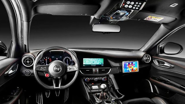2017 Alfa Romeo Giulia interior 2017 Alfa Romeo Giulia interior