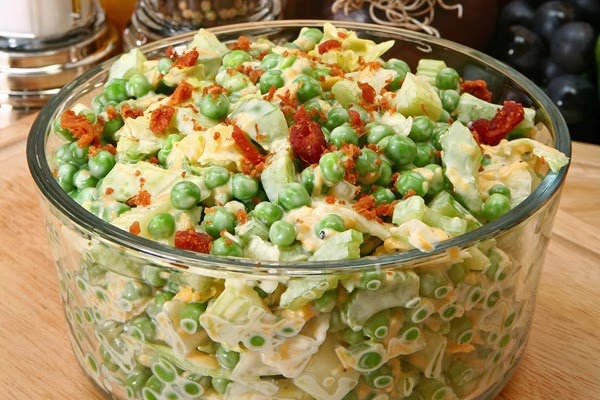 Green Pea Salad with Bacon and Cheese #Green #pea #Salad #Bacon #Cheese #Healthyrecipe #Healthyfood #Easysalad