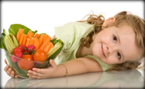 الابتسامة سر إقناع الأطفال بتناول الخضروات