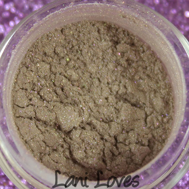 Darling Girl Jaycee-Boo Who Eyeshadow Swatches & Review