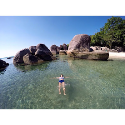 pantai tanjung tinggi foto pantai laskar pelangi bangka belitung