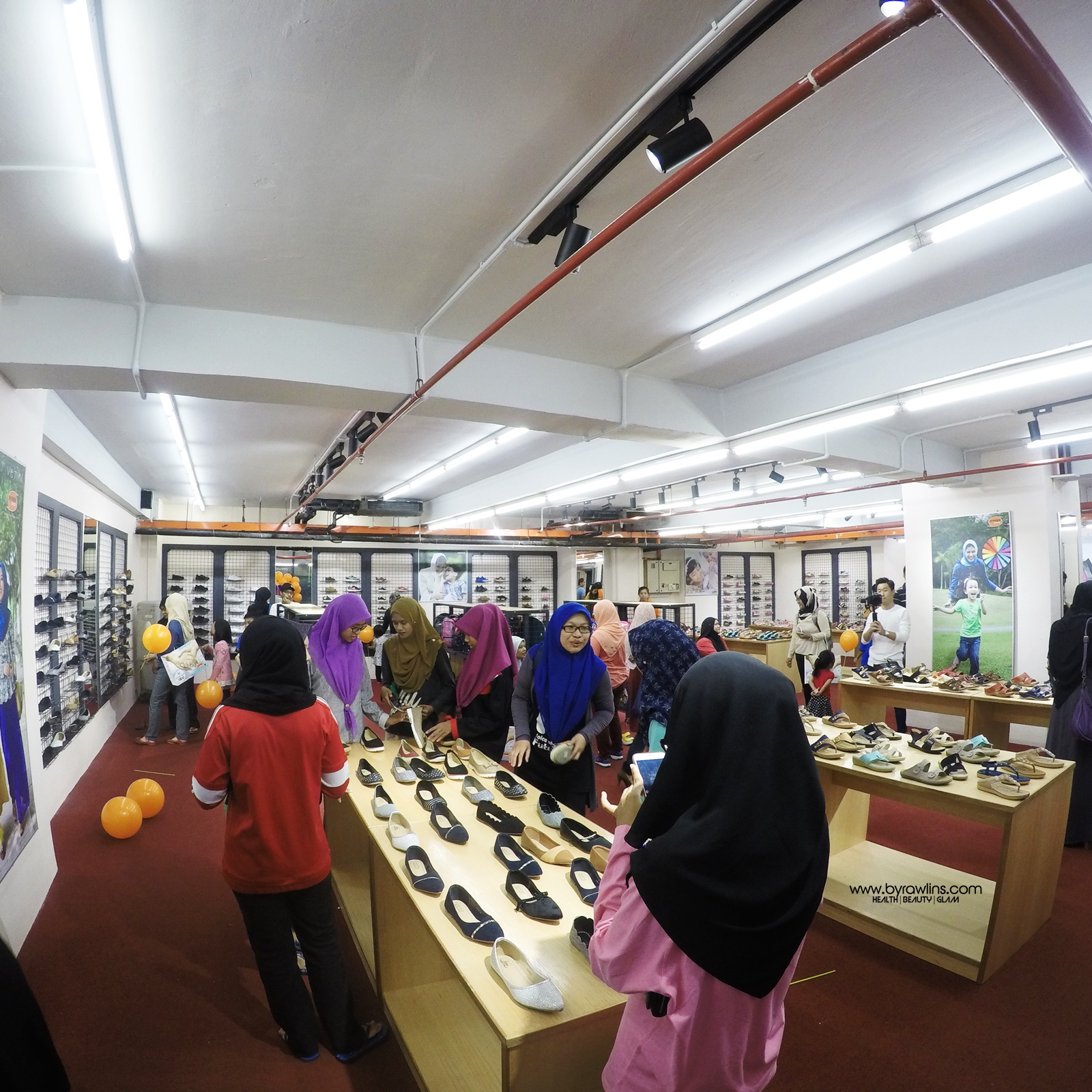 Fashion by Rawlins, Hypershoe, Kedai kasut bangi, KIP Mall, Mix Point, MP Sports, MP Kids, Vetini, Fashion by Rawlins, Hypershoe, Kedai kasut bangi, KIP Mall, Mix Point, MP Sports, MP Kids, Vetini,