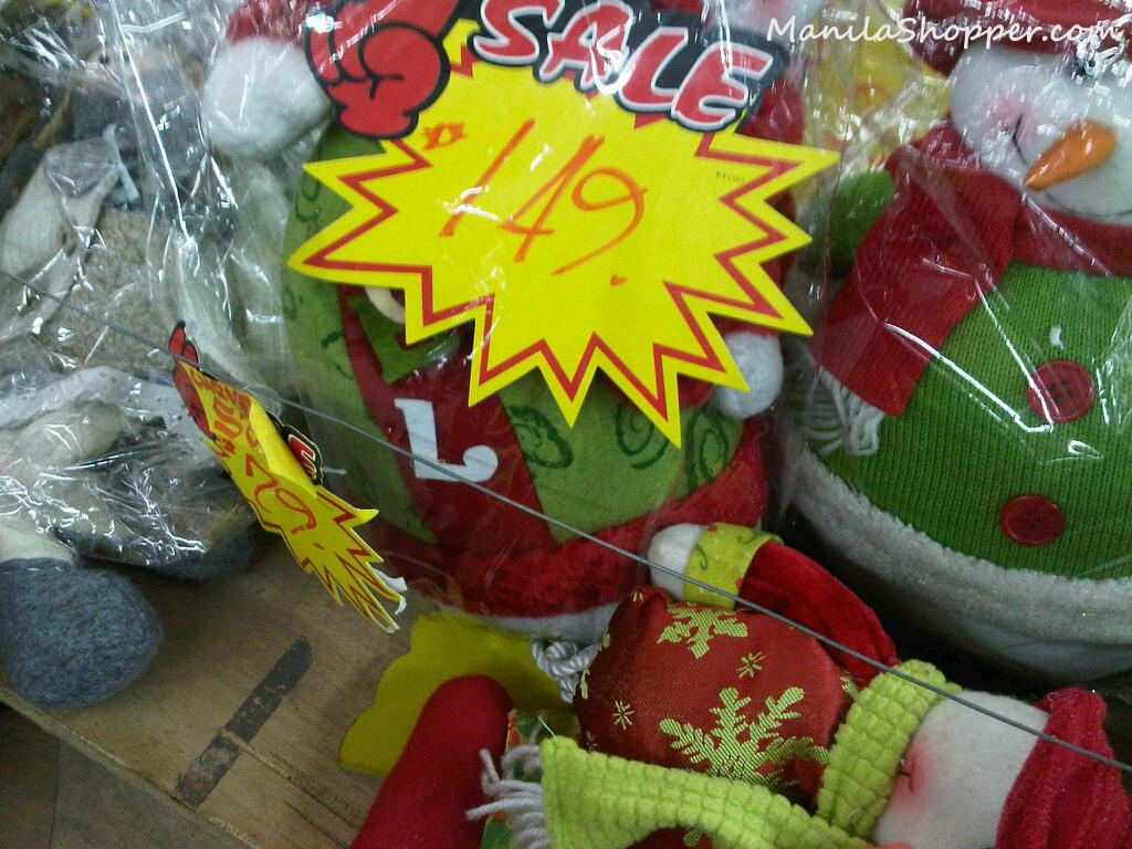 Manila Shopper Shopping for Christmas Decors at Unwide