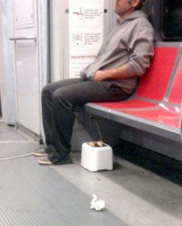 7 imagens de pessoas bizarras encontradas no Metrô 7 imagens de pessoas bizarras encontradas no Metrô