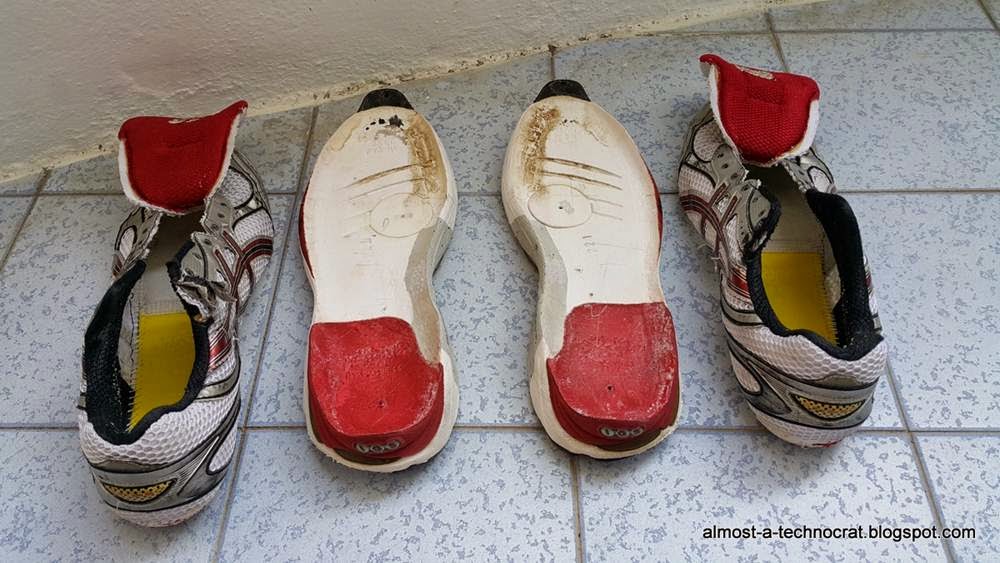How to fix a pair of old running shoes with contact adhesive