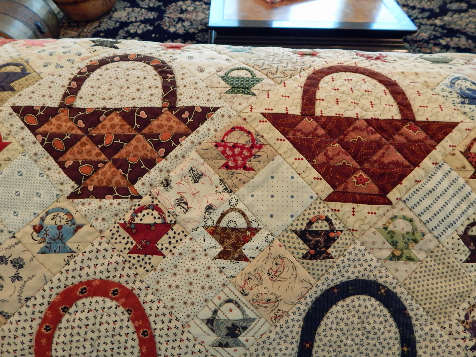 DSCN5777.JPG (1600×1200) Basket quilt, Quilts, Quilted baskets