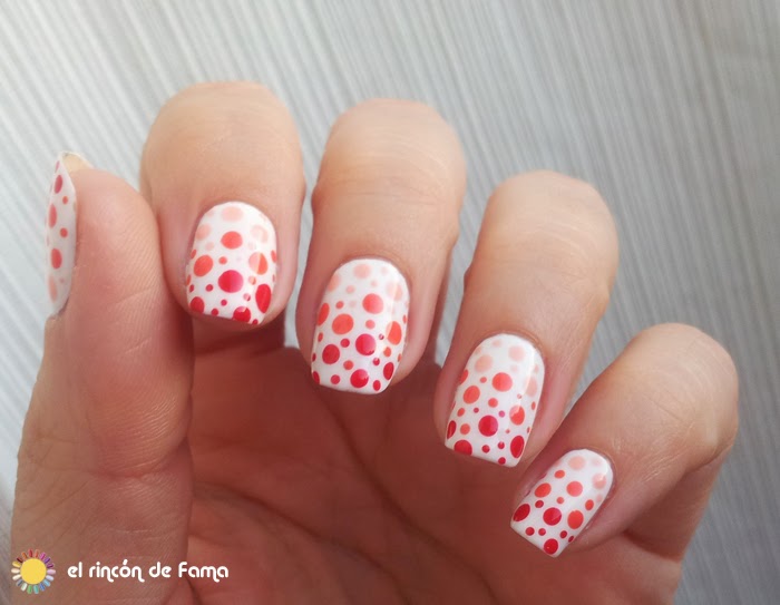 POLKA DOTS DEGRADE NAIL ART