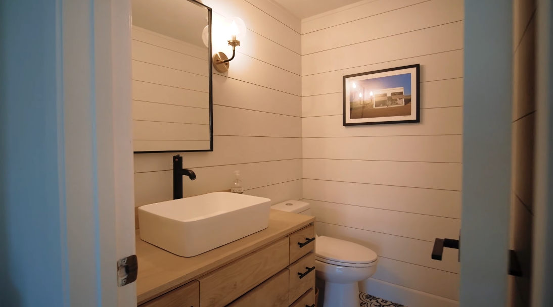 27 Interior Design Photos vs. Tour Luxury Townhouse Near Palisades Village, CA
