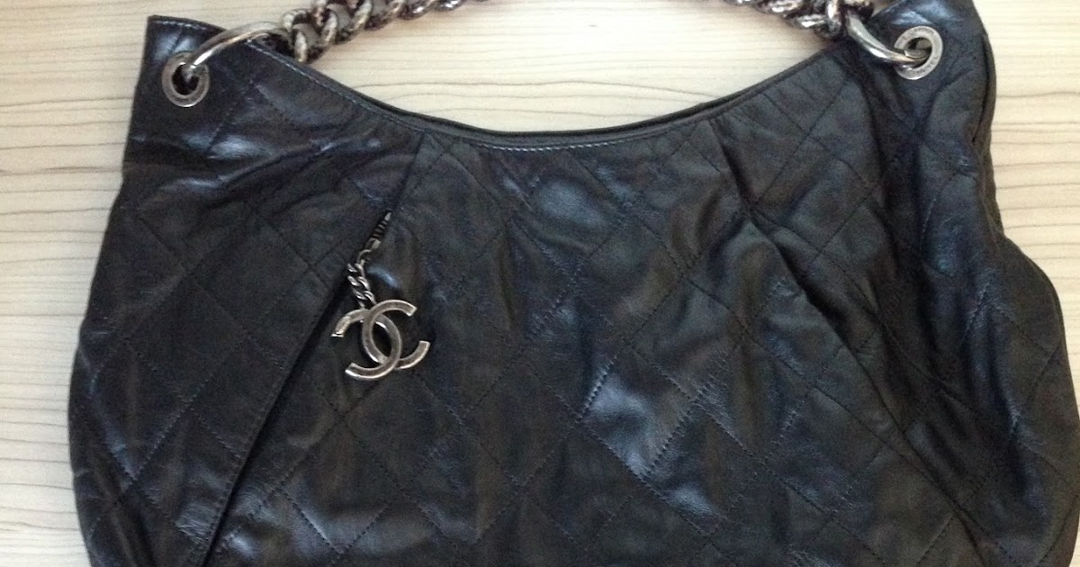 Preloved 100% Authentic Designer Bags for sale: Chanel Hobo with shoulder strap