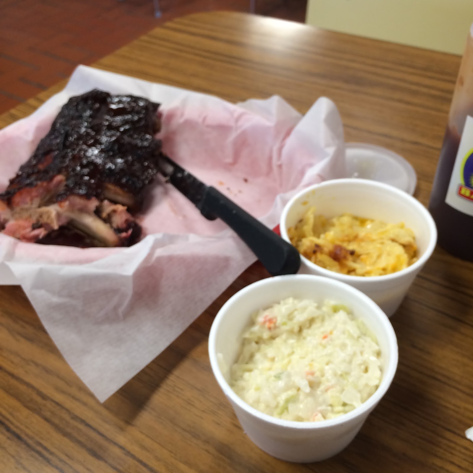 Travels of a Commoner A commoner dines at Bill’s BBQ, Metropolis, Ill.