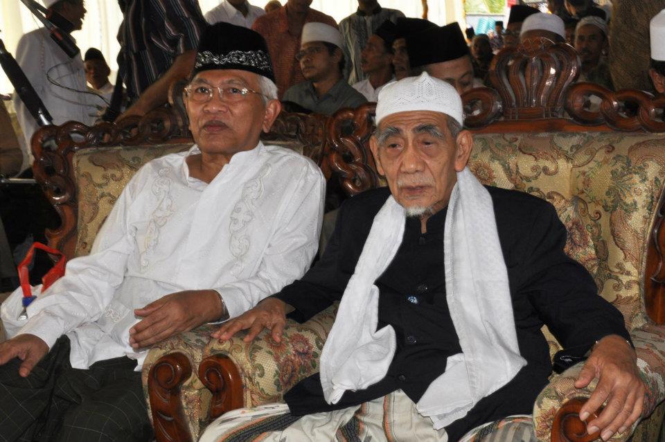 KH Maimun Zubair Jika Bulan April Punya Uang, Pertanda