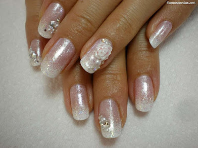 Uñas de novia con flores Uñas de novia con flores