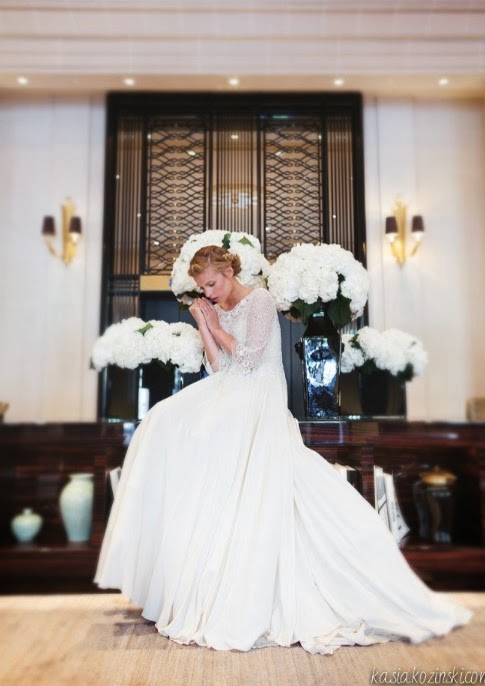 Robe de mariée en satin de soie avec blouse de dentelle perlée FANNY LIAUTARD robe de mariée