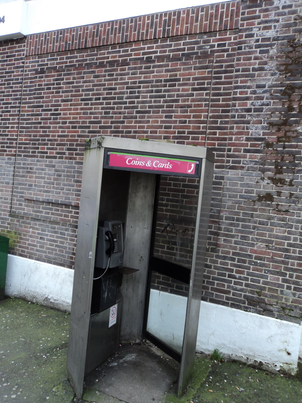 Colin Hall's Blogspot Old BT phonebox out and Spectrum soon I hope!