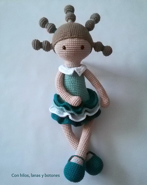 Con hilos, lanas y botones: muñeca amigurumi Candice (patrón DuduToyFactory)