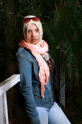 hijab casual outfits cewek cantik mahasiswi calon dokter 