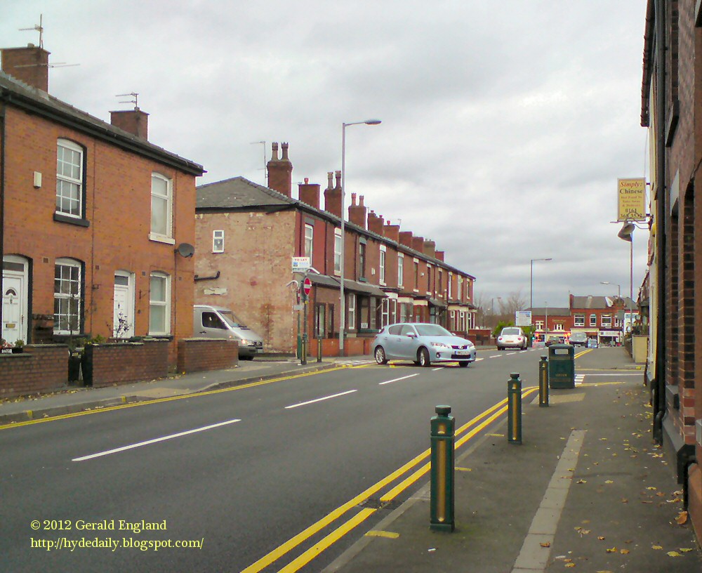 Hyde Xtra Double yellow on Dowson Road