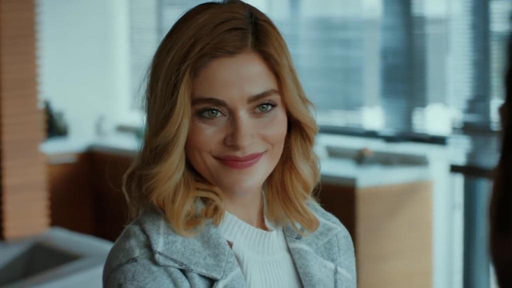 Czarna perła odcinek 35: Defne przejmuje udziały w firmie Demiroglu! Halil ukrywa się przed Vuralem! [Streszczenie + Zdjęcia]