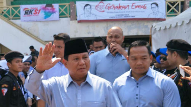 Akui Tak Pantas Jadi Imam Salat, Prabowo: Ikuti Orang yang Tinggi Ilmunya, Buat Apa Berpura-pura Akui Tak Pantas Jadi Imam Salat, Prabowo: Ikuti Orang yang Tinggi Ilmunya, Buat Apa Berpura-pura