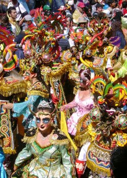 La Diablada Foto a los personajes de la danza La Diablada