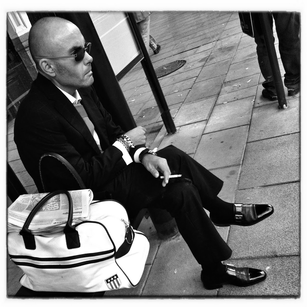 iPhoneography : The White Bag Hitman