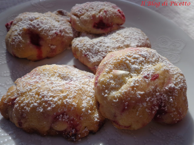 pasticcini con lamponi e cioccolato bianco