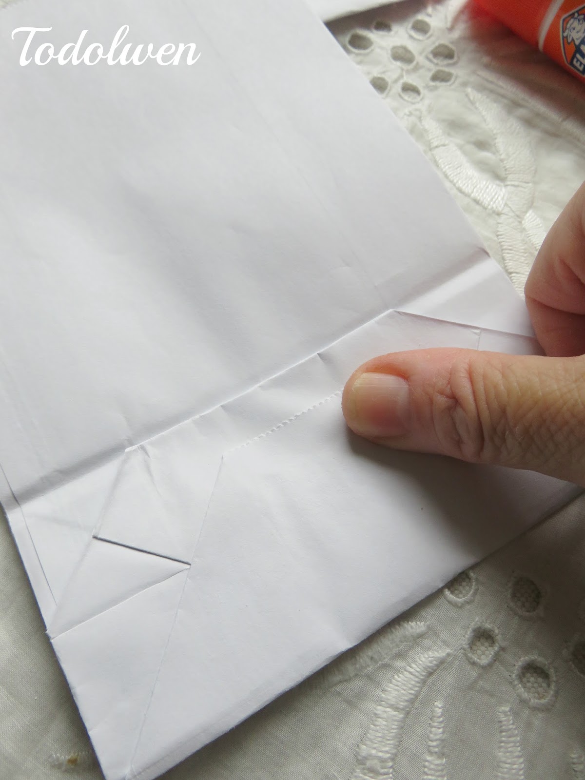 Todolwen Another Ugly Duckling Tutorial Paper Bag Snowflakes