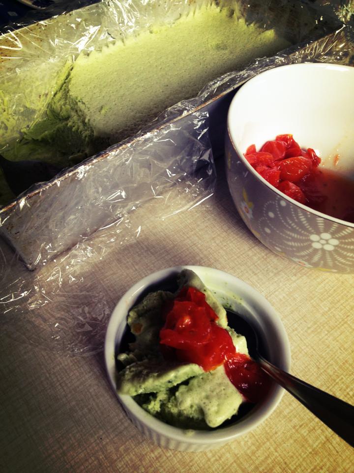 Linke Masche n.e.V.: Basilikum-Parfait mit karamellisierten Cocktail ... Linke Masche n.e.V.: Basilikum-Parfait mit karamellisierten Cocktail ...